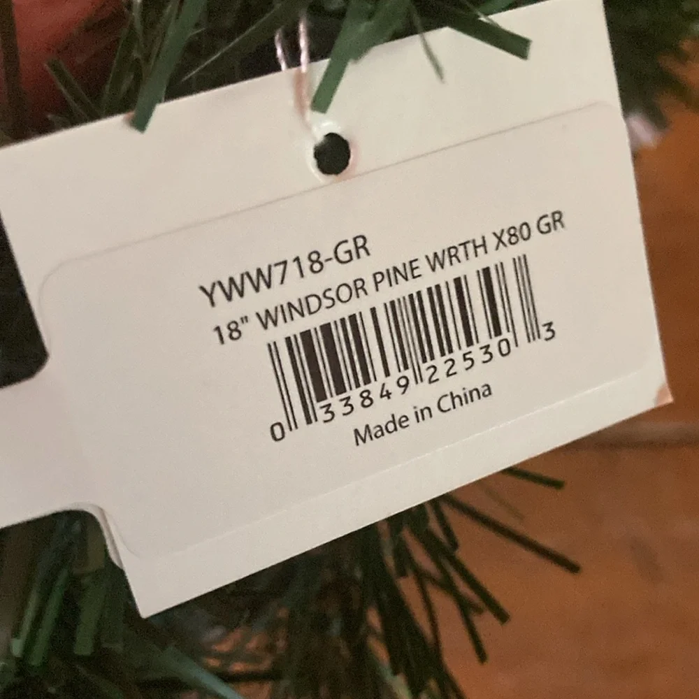 Windsor artificial pine holiday wreaths set of four 18” decorative